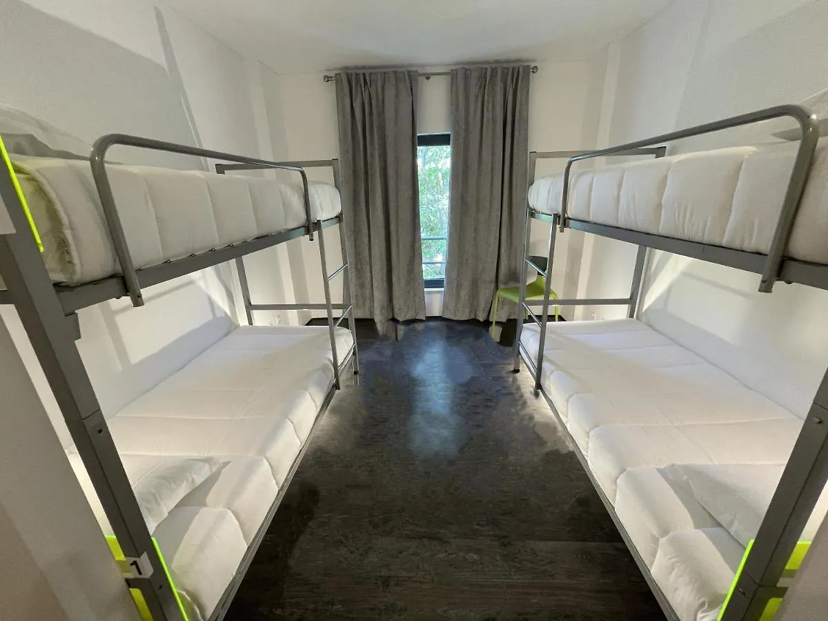 Hostel Hi Parque Das Nacoes - Pousada De Juventude Lisbon